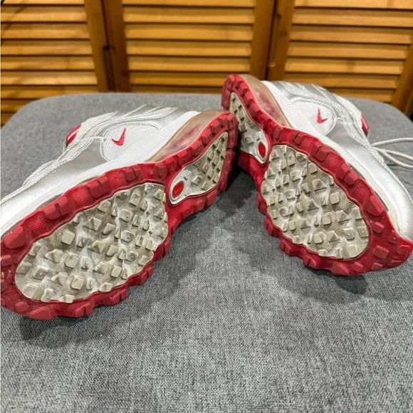 Nike Silver and Red Women's Sneakers - Picture 3 of 8